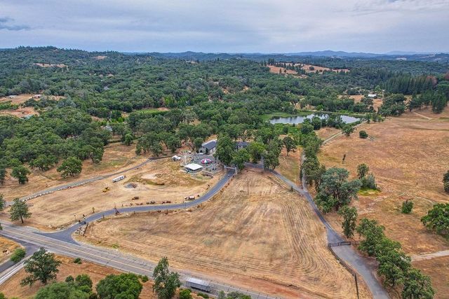 16390 Ridge Rd, Jackson, CA 95642