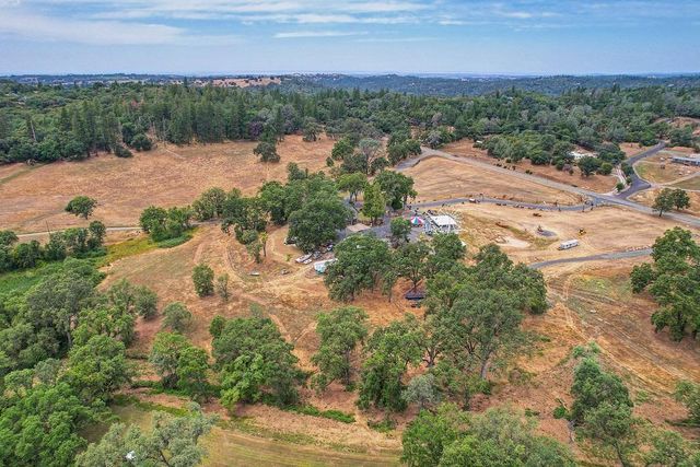 16390 Ridge Rd, Jackson, CA 95642