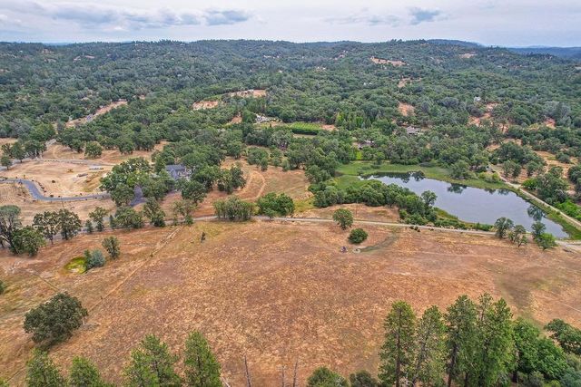 16390 Ridge Rd, Jackson, CA 95642