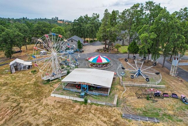 16390 Ridge Rd, Jackson, CA 95642