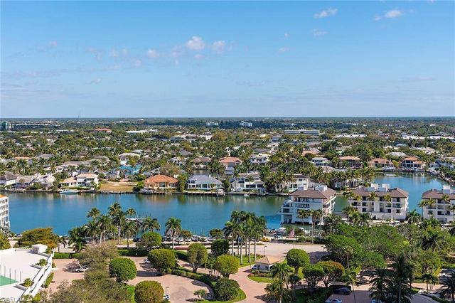 4301 Gulf Shore BLVD N 1900, Naples, FL 34103