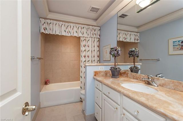 4301 Gulf Shore BLVD N 1900, Naples, FL 34103