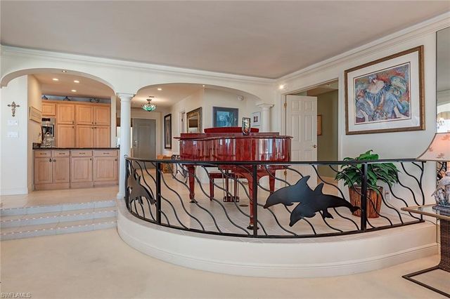 4301 Gulf Shore BLVD N 1900, Naples, FL 34103