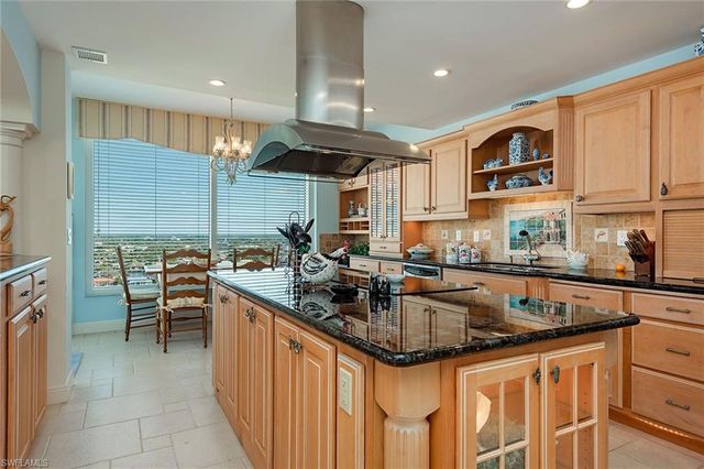 4301 Gulf Shore BLVD N 1900, Naples, FL 34103