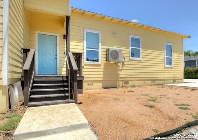 432 S Olive St Apt 1, San Antonio, TX 78203