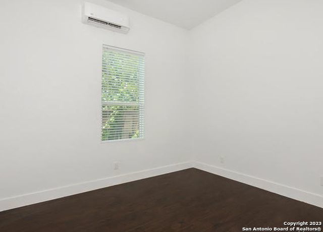 432 S Olive St Apt 1, San Antonio, TX 78203