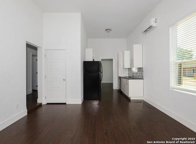 432 S Olive St Apt 1, San Antonio, TX 78203