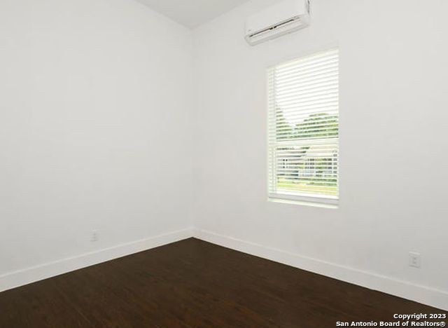 432 S Olive St Apt 1, San Antonio, TX 78203