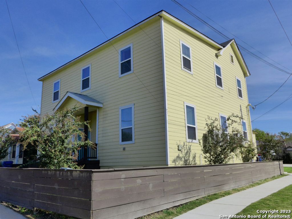 432 S Olive St Apt 1, San Antonio, TX 78203