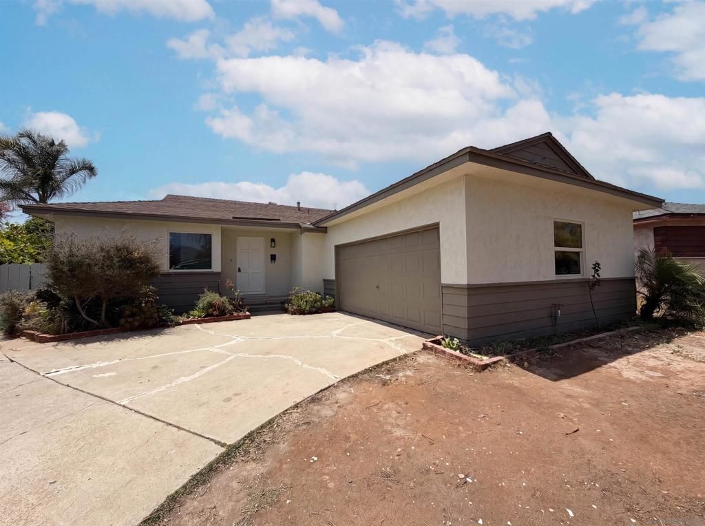 Image 6 of property listing at 5219 Irwin, San Diego, CA 92120