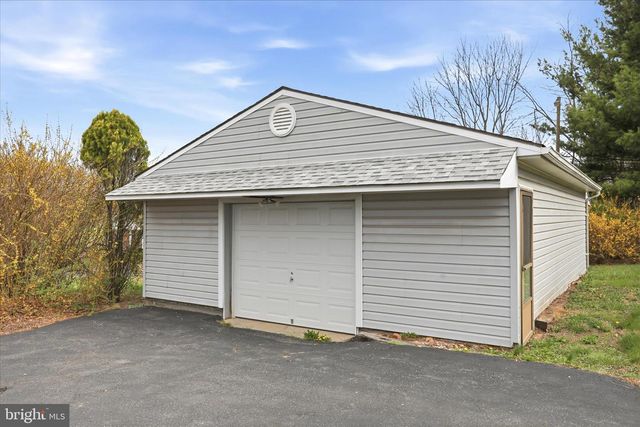505 HOY RD, Augusta, WV 26704