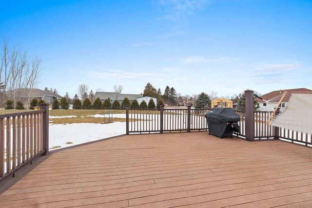 3405 HAWK RIDGE TRAIL, Green Bay, WI 54313