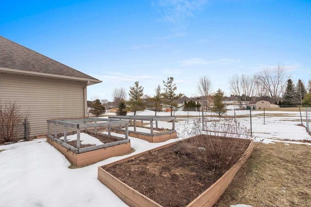 3405 HAWK RIDGE TRAIL, Green Bay, WI 54313
