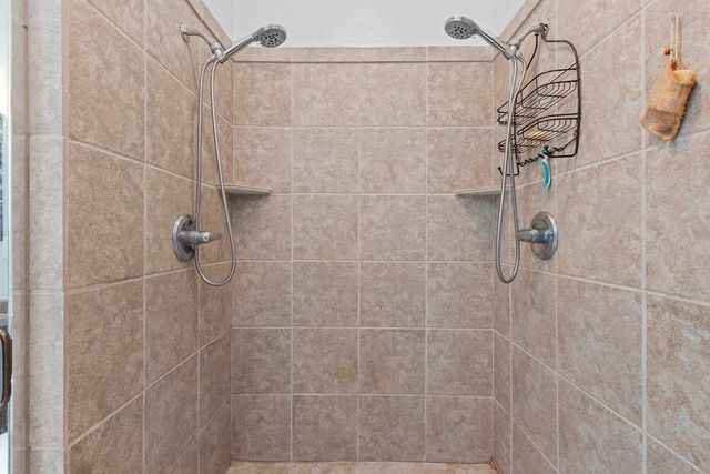 3405 HAWK RIDGE TRAIL, Green Bay, WI 54313