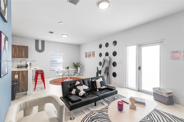 1820 SW 9th St, Fort Lauderdale, FL 33312