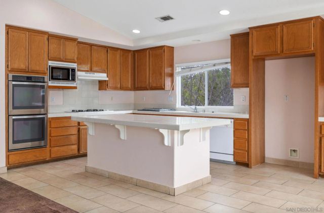 2269 Pointe Pkwy, Spring Valley, CA 91978