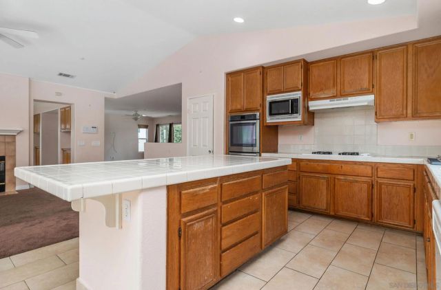 2269 Pointe Pkwy, Spring Valley, CA 91978