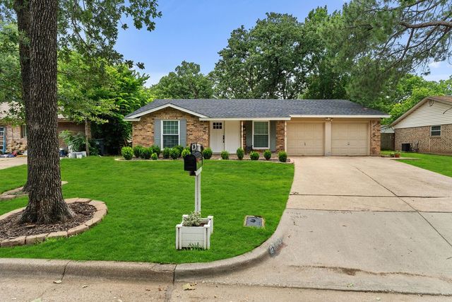 3006 Mark Drive, Arlington, TX 76013