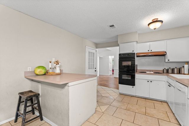 3006 Mark Drive, Arlington, TX 76013
