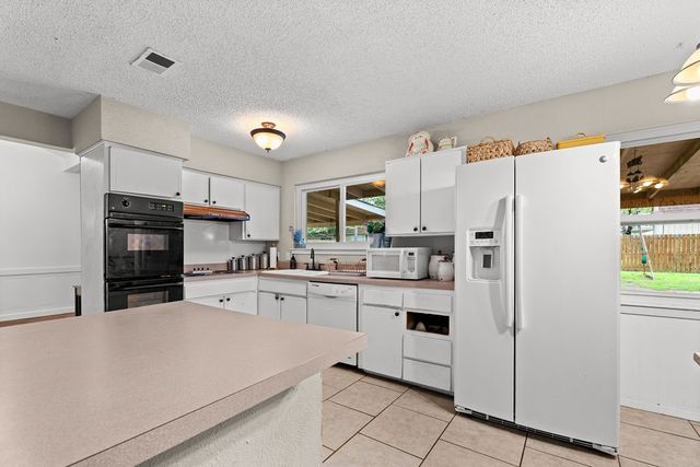 3006 Mark Drive, Arlington, TX 76013