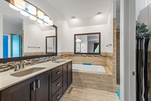 727 SE Richland Court, Ankeny, IA 50021