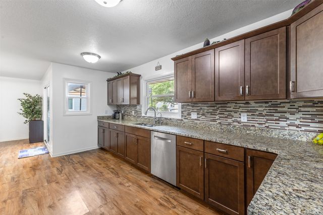 727 SE Richland Court, Ankeny, IA 50021