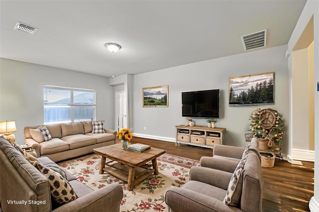 109 San Bernard TRL, Hutto, TX 78634