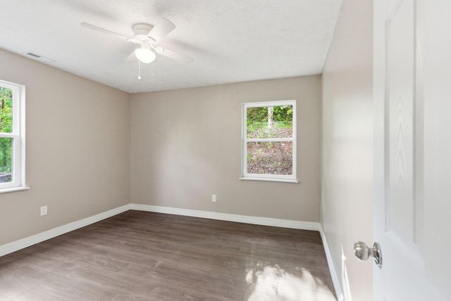 101 Holiday Hill Road, Clay City, KY 40312