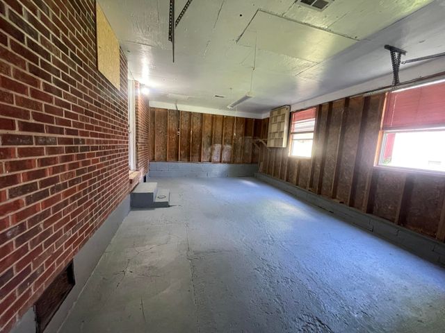 101 Holiday Hill Road, Clay City, KY 40312