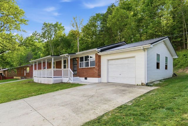 101 Holiday Hill Road, Clay City, KY 40312