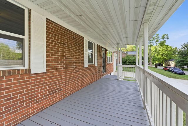 101 Holiday Hill Road, Clay City, KY 40312
