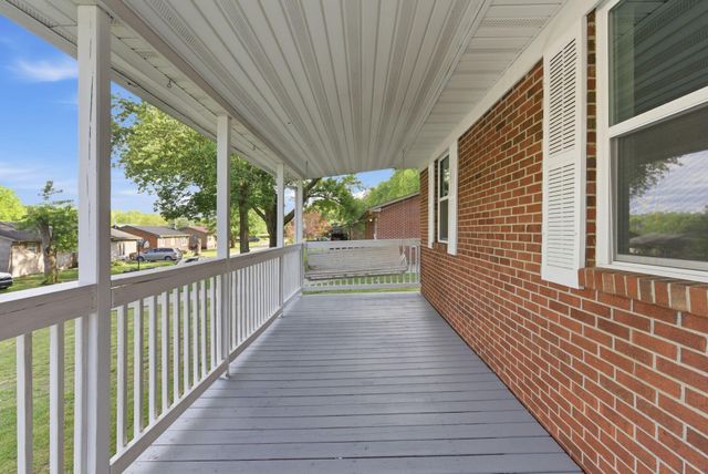 101 Holiday Hill Road, Clay City, KY 40312