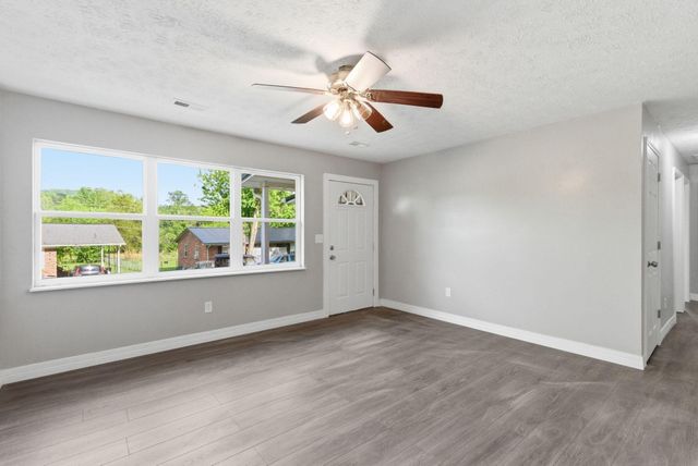 101 Holiday Hill Road, Clay City, KY 40312