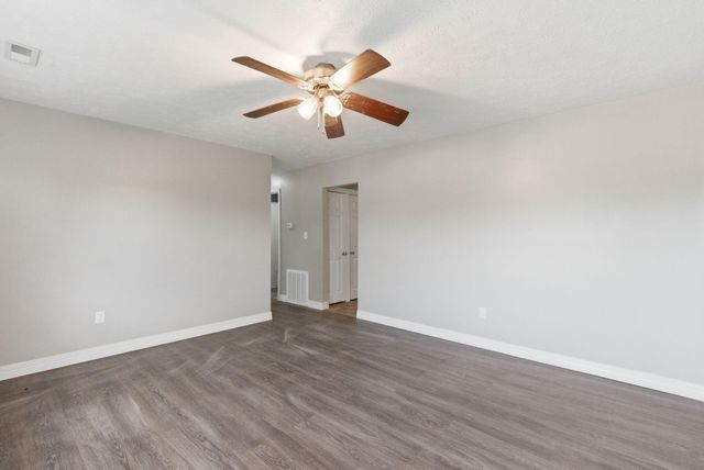 101 Holiday Hill Road, Clay City, KY 40312