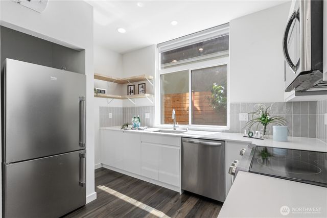 2327 E Denny Way, Seattle, WA 98122