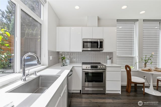 2327 E Denny Way, Seattle, WA 98122