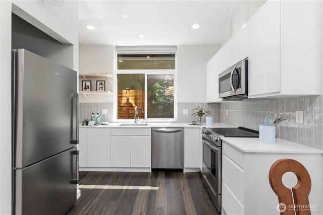 2327 E Denny Way, Seattle, WA 98122