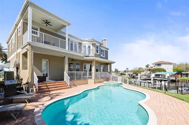 207 MANATEE LANE, Tarpon Springs, FL 34689