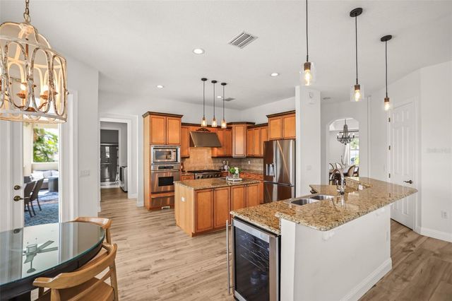 207 MANATEE LANE, Tarpon Springs, FL 34689