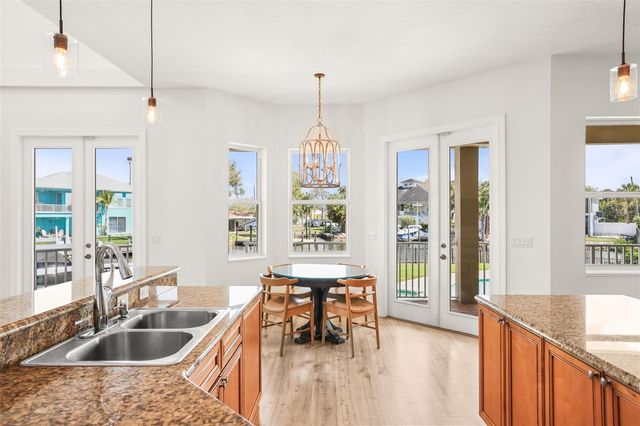 207 MANATEE LANE, Tarpon Springs, FL 34689