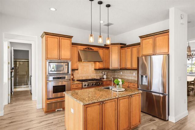 207 MANATEE LANE, Tarpon Springs, FL 34689