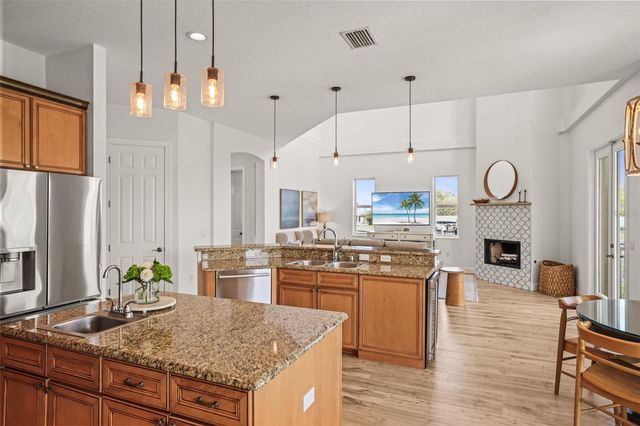 207 MANATEE LANE, Tarpon Springs, FL 34689