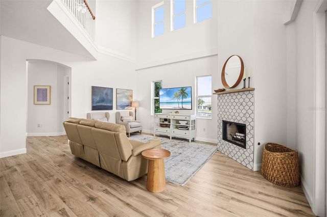 207 MANATEE LANE, Tarpon Springs, FL 34689