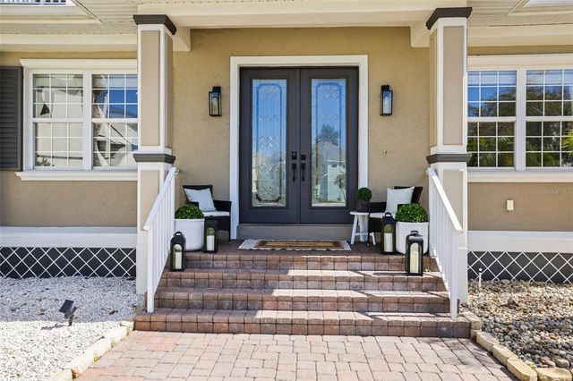 207 MANATEE LANE, Tarpon Springs, FL 34689