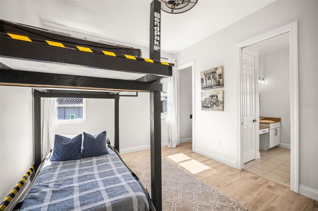 207 MANATEE LANE, Tarpon Springs, FL 34689