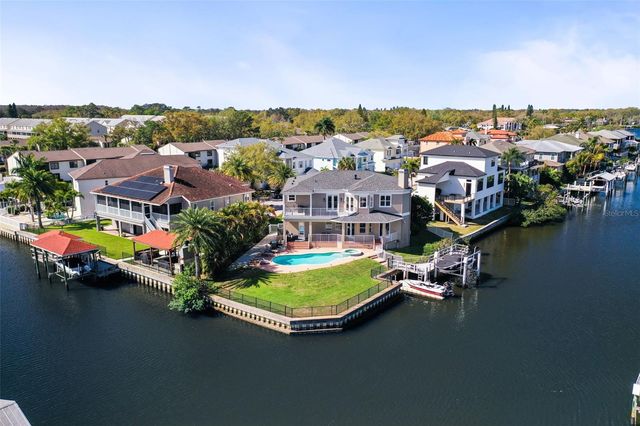 207 MANATEE LANE, Tarpon Springs, FL 34689