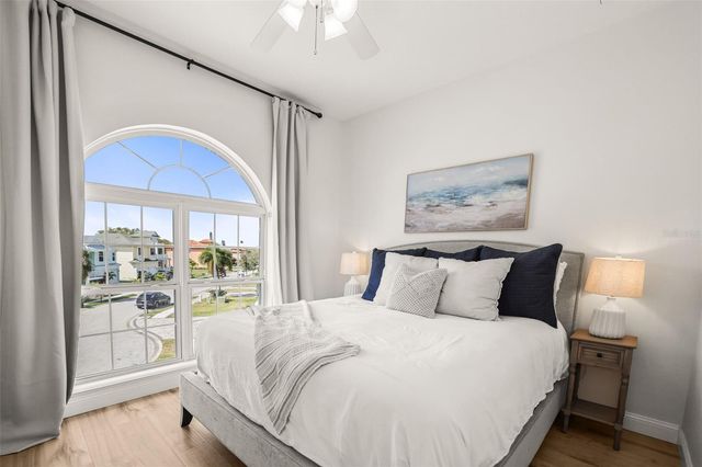 207 MANATEE LANE, Tarpon Springs, FL 34689