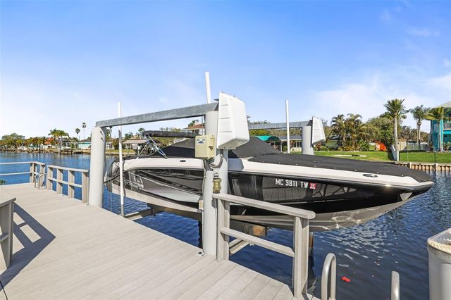 207 MANATEE LANE, Tarpon Springs, FL 34689