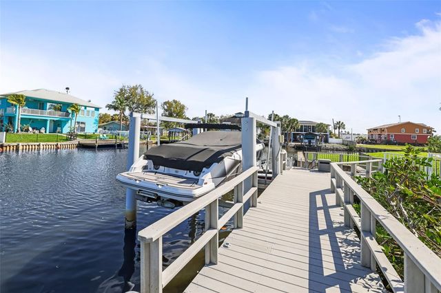 207 MANATEE LANE, Tarpon Springs, FL 34689