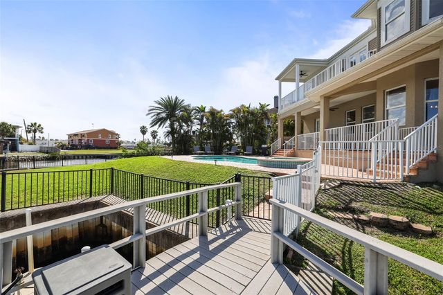 207 MANATEE LANE, Tarpon Springs, FL 34689